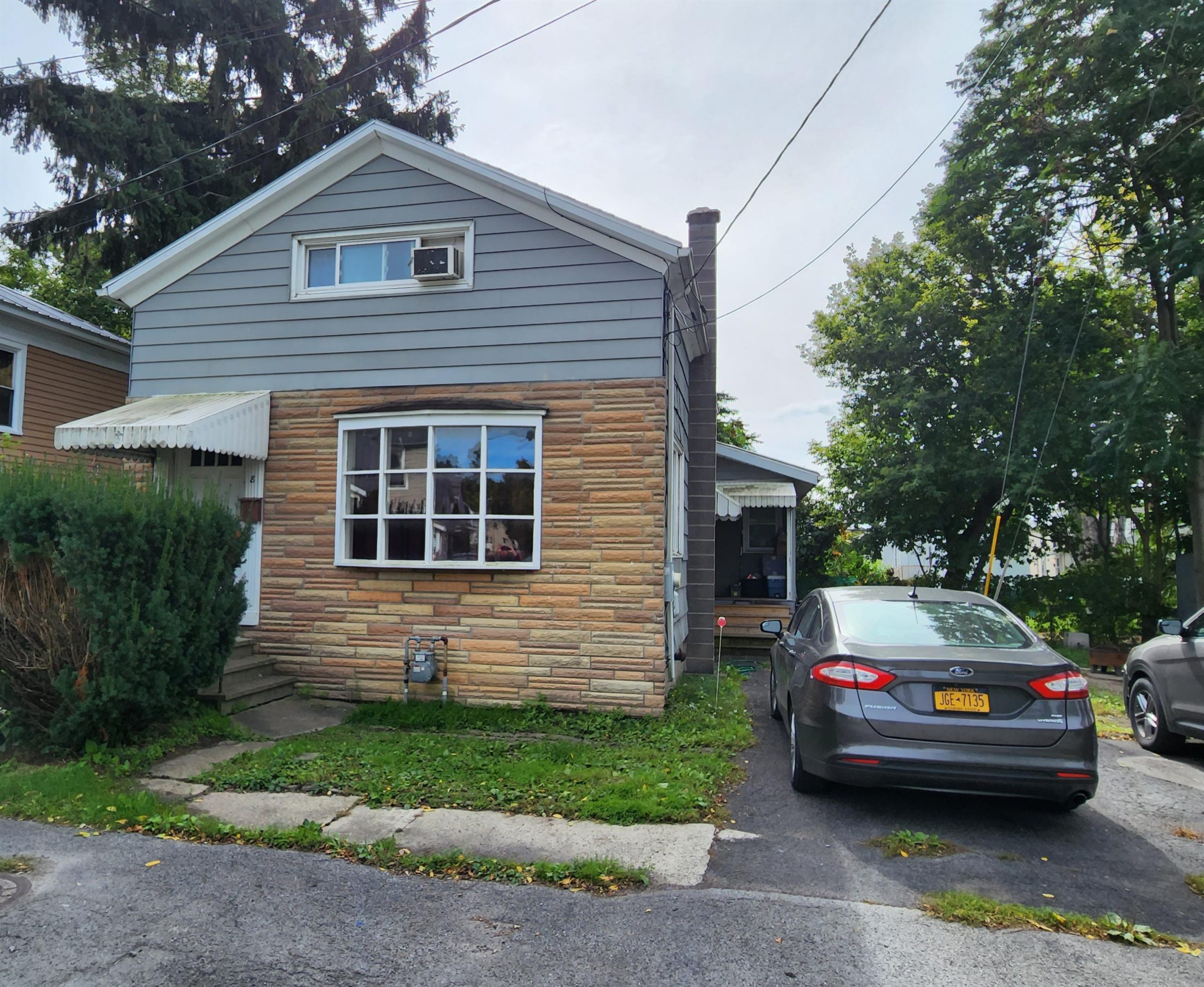 3 bed 2 bath Single family Apartment in Batavia, NY